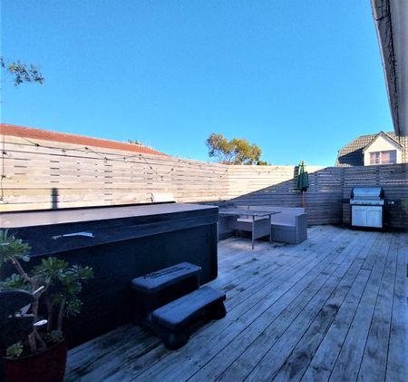 Wonderful Quiet Family Home - Photo 3