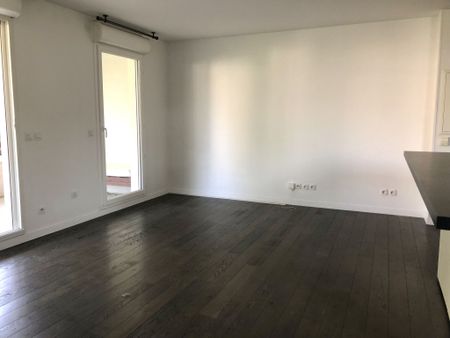 Appartement 4 pièces 83m2 MARSEILLE 12EME 1 544 euros - Photo 3