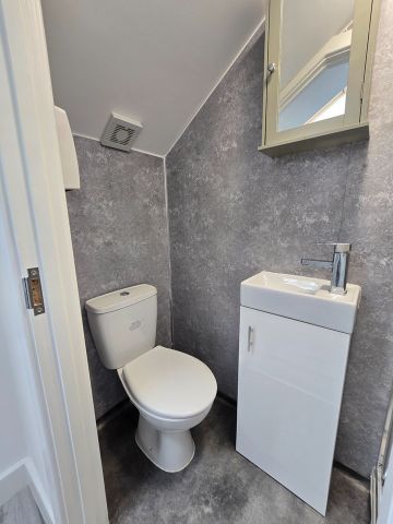 Studio Flat, Hither Green Lane, SE13 - Photo 5