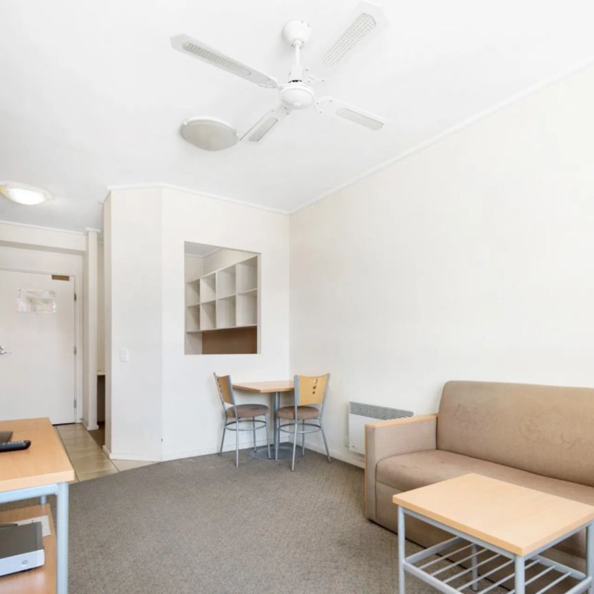 Furnished apartment on vibrant Lygon Street - Photo 1