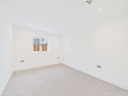 Ascot Lodge, Long Melford, CO10 - Photo 3