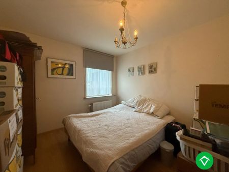 Ruim 2-slaapkamersappartement met garage in centrum Roeselare - Photo 4