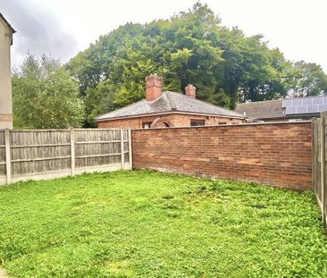 3 bedroom semi-detached house to rent - Photo 6