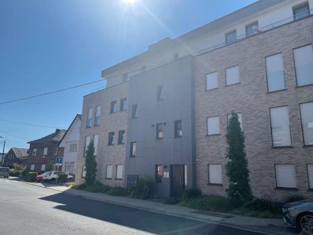 Einzigartiges und luxuriöses Penthouse mit traumhafter Terrasse und atemberaubender Aussicht in verkehrsgünstiger Lage ( B-NL-D) - Photo 2