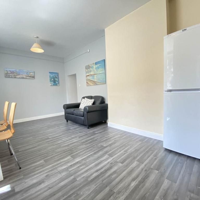 2 bedroom house to rent - Photo 1