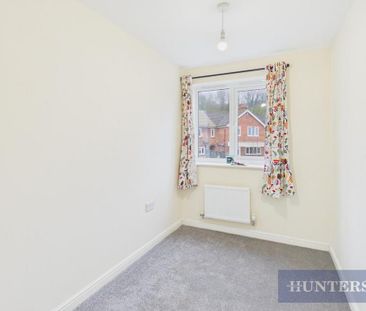 3 bedroom semi-detached house to rent - Photo 4