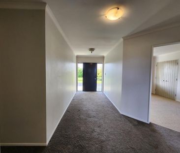 Spacious 4-Bedroom Home in Lepperton - Photo 1