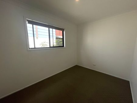 4 bedroom home in the heart of Budgewoi - Photo 4