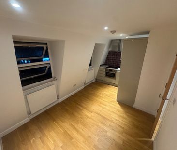 1 Bed Flat, Haydons Road, SW19 - Photo 6