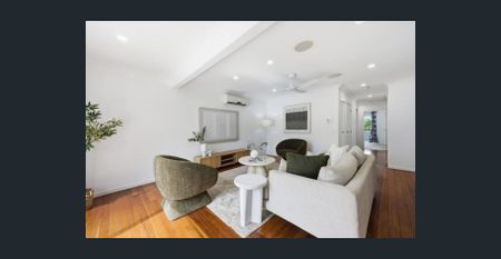 Comfortable Family Living - Photo 2