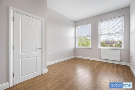 3 bedroom flat to rent - Photo 2