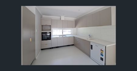 Brand New Solid Brick House on a 2000m2 block - Photo 4