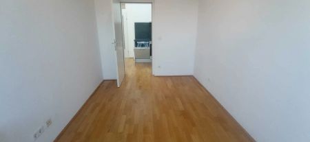 Moderne, sehr helle Dachgeschosswohnung mit sonniger Terrasse - 2er WG-tauglich - vis a vis U3 Station Enkplatz gelegen! - Foto 5