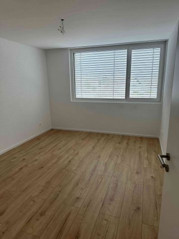 2.5 Zimmer, 77 m², 2. Stock - Photo 5