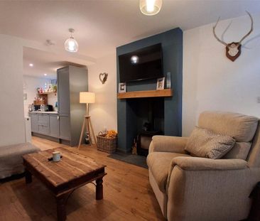 3 bedroom end of terrace house to rent - Photo 1