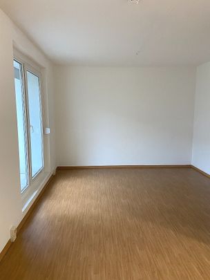 Nur wenige Stufen zu Ihrer neuen Wohnung! Frei ab 01.12.2024! - Photo 1