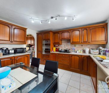 3 bedroom semi-detached house to rent - Photo 5