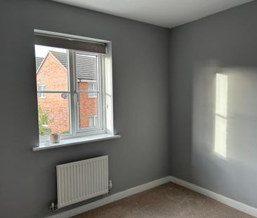 4 bedroom semi-detached house to rent - Photo 1