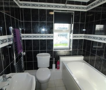 Thirsk Grove, LS10 - Photo 1