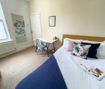 4 bedroom terraced house to rent - Photo 5