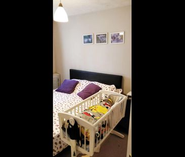 2 Bed Flat, Adeliza Close, IG11 - Photo 3