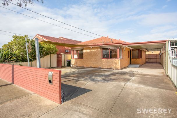 Stunning Family Living In Prime Location! - Photo 1