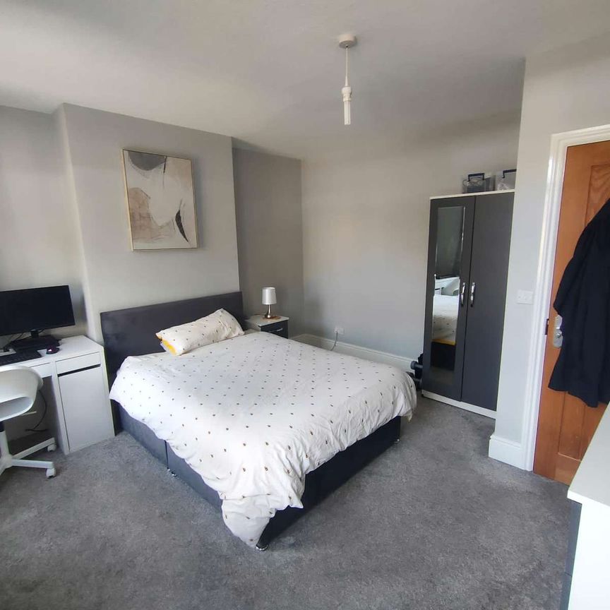 Double Room in Great Central Cambridge Location - Photo 2