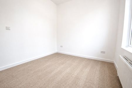 Birchanger Road, London, SE25 5BQ - Photo 2