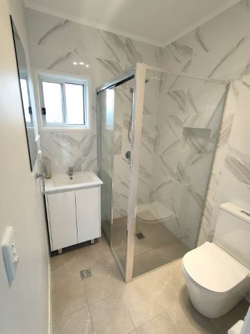 9A Lake Entrance Road, Oak Flats NSW 2529 - House For Rent | Domain - Photo 4