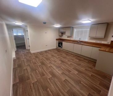 Green Lane, Wolverton, MK12 - Photo 2