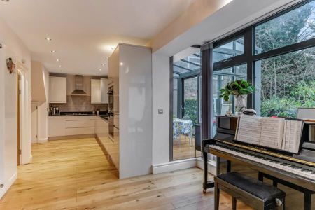 4 Bedroom House To Let - Photo 2