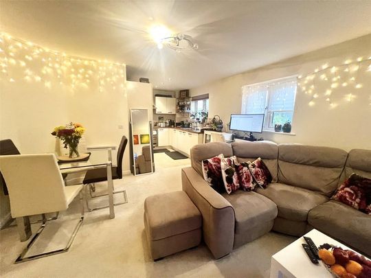 2 bedroom flat to rent - Photo 1