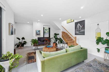 “Welcome Home...” - Photo 4