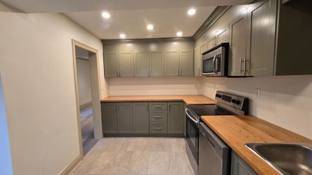 For Lease - 279 Cornelius Parkway Unit# Main, Toronto, Ontario - Photo 3