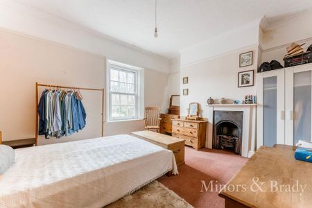 3 bedroom end of terrace house to rent - Photo 4