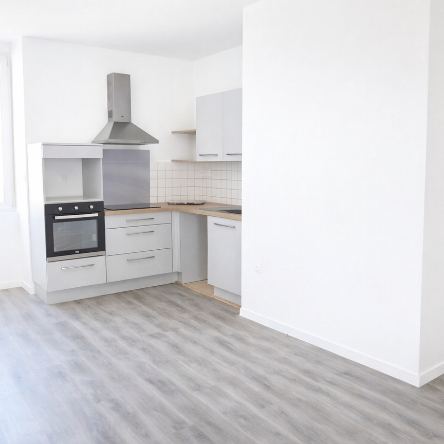 Location Appartement 3 pièces 94m² CHATEAUBRIANT 44110 - Photo 1