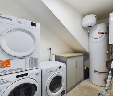 1 bedroom Flat To Let - Photo 6