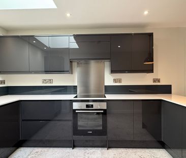 The Crescent, Taunton - Photo 4