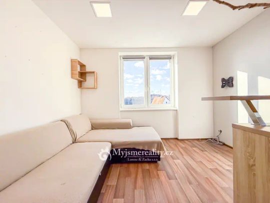 Pronájem zařízený a zrekonstruovaný cihlový byt 2+kk, 40 m - Photo 1