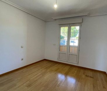 5 room luxury Semidetached House for rent in Torrelodones, Spain - Photo 2