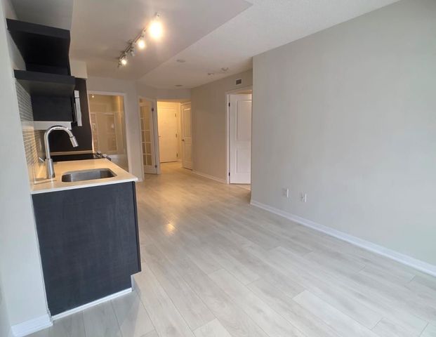 For Lease - 400 Adelaide Street Unit# 609, Toronto, Ontario - Photo 1