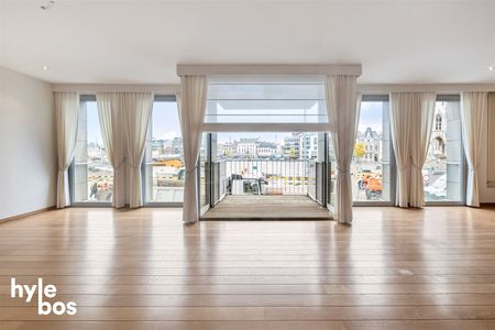 Riant appartement met zicht op Grote Markt te Sint-Niklaas - Foto 4