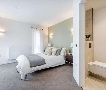 Madeleine Court, North Acton, W3 - Photo 5