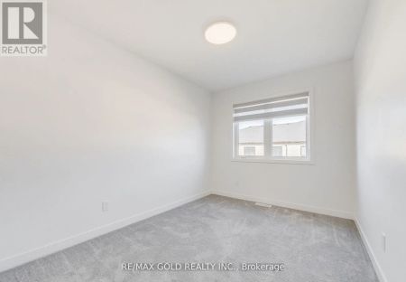 16 ROPER PLACE - Photo 2