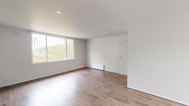 Lovely 2 Bedroom Apartment in Thornbury - Photo 1