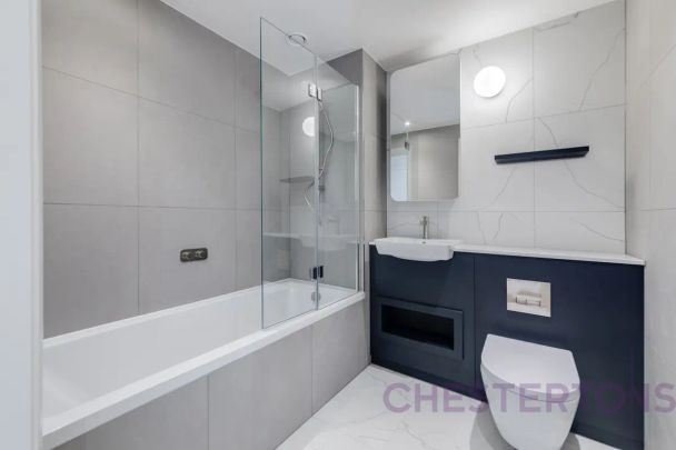 1 bedroom flat in Western Gateway - Photo 1