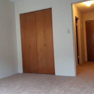 1BR Marpole - Photo 2