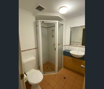 1 Bedroom apartment 5 min walk from Esplanade - Photo 2