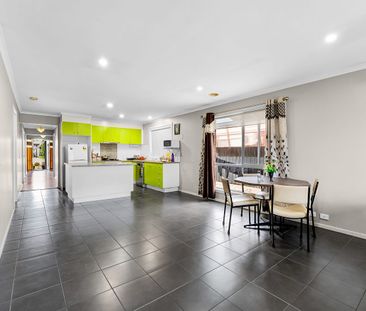 8 HAMISH DRIVE, Tarneit, Vic 3029 - Photo 6