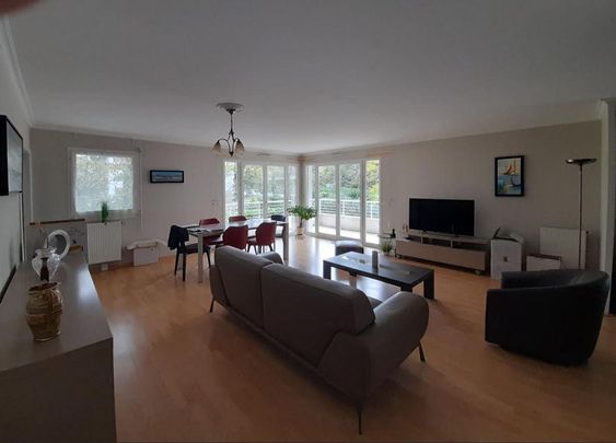 Location Appartement 5 pièces 123m² LE BOUSCAT 33110 - Photo 1